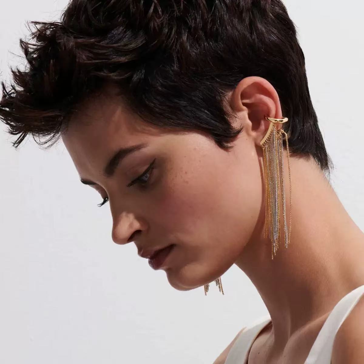 (E065)Orecchino Ear cuff con catene pendenti bicolore