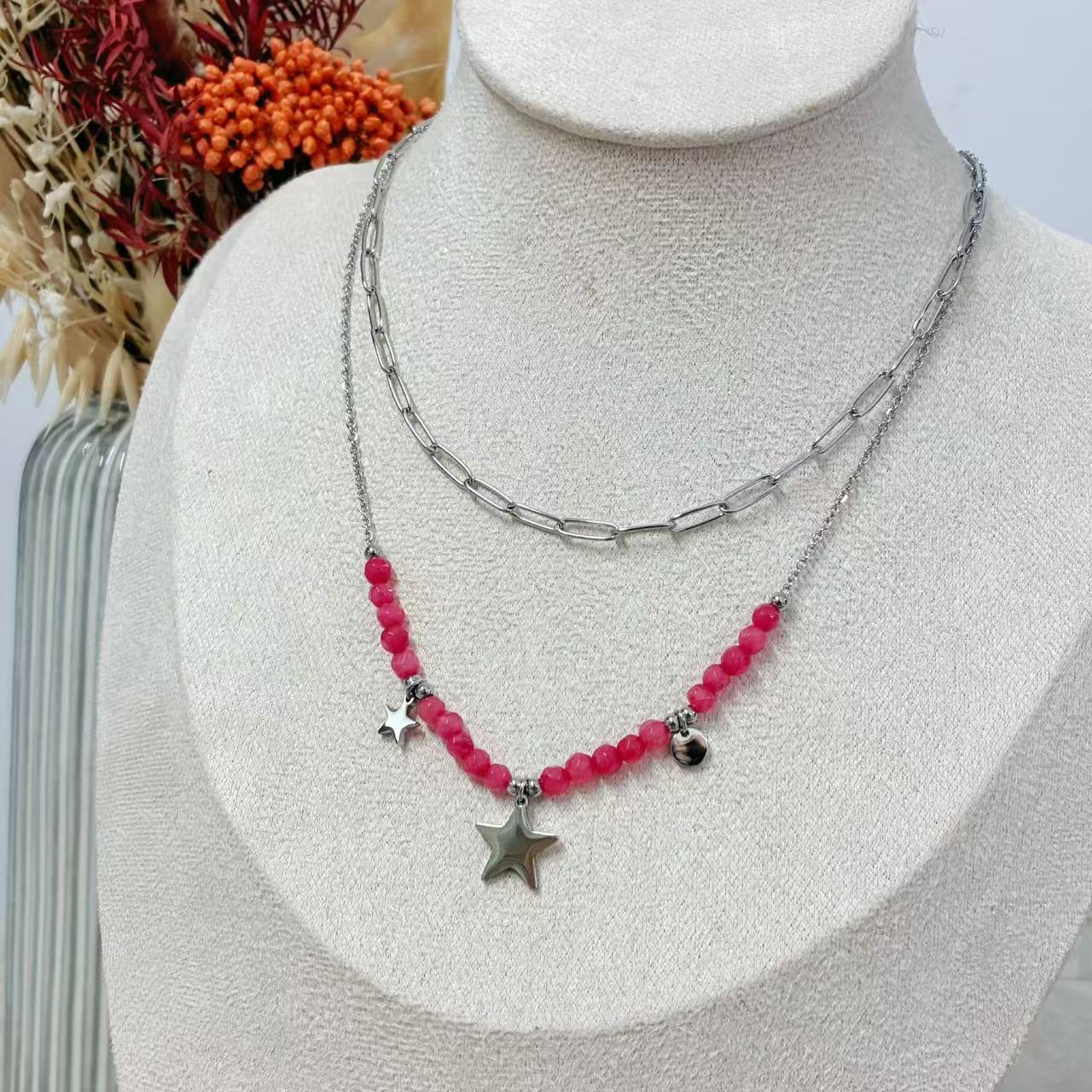 Collana “Stella Rosa” – Acciaio Inossidabile & Perline Rosa con Charm Stelle