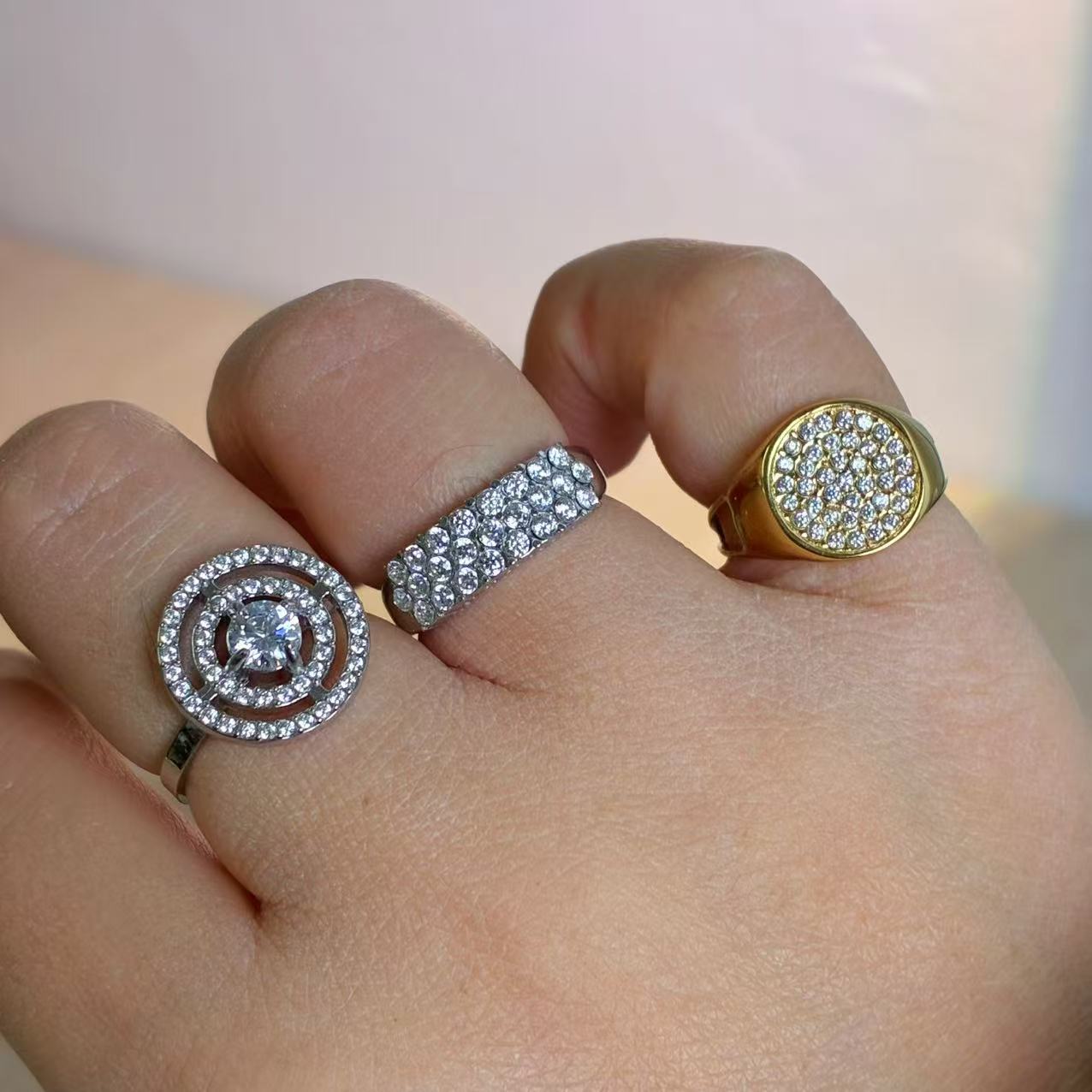 Anello “Fascia di Brillanti” – Eleganza senza tempo