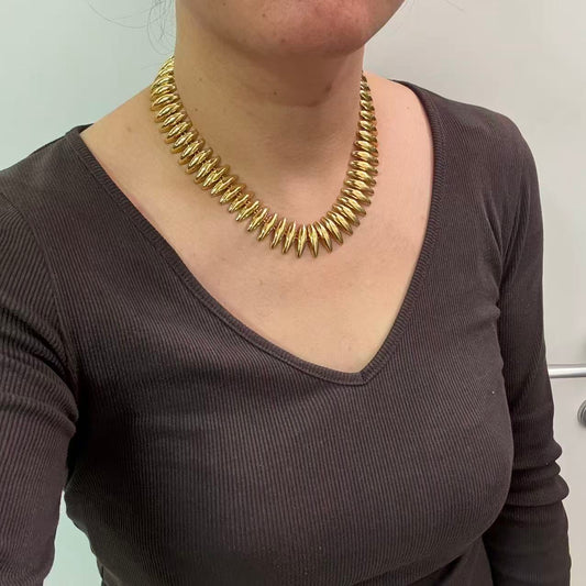 Collana “Raggiera sul Collo”