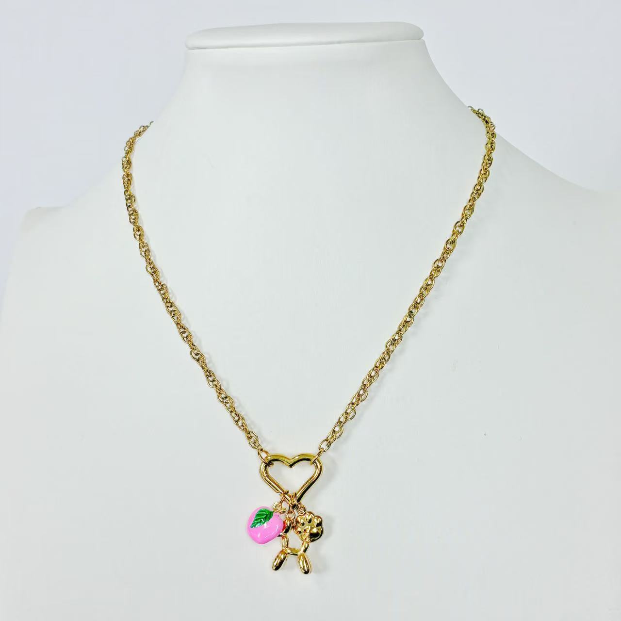 Collana “Sweet Puppy Charm” – Cuore, Cagnolino & Pesca Rosa