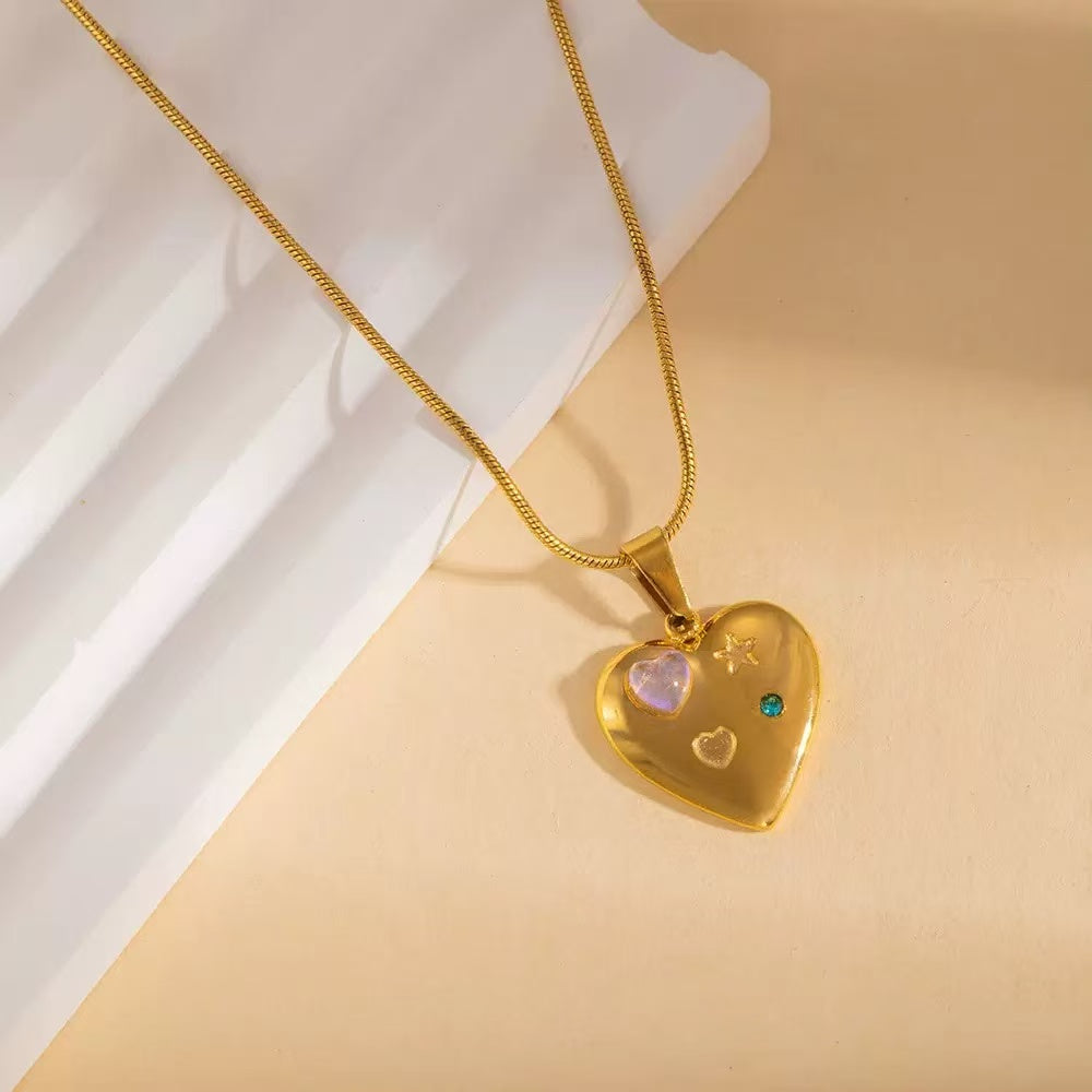 Collana Cuore Astrale – Eleganza Romantica con Tocchi di Luce