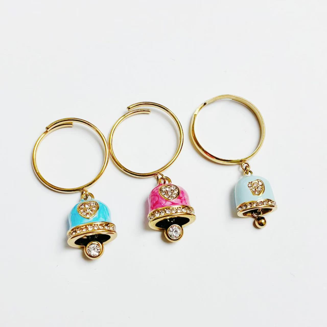 Anello “Campanella del Desiderio” – Gioiello Simbolico dal Tocco Fiabesco