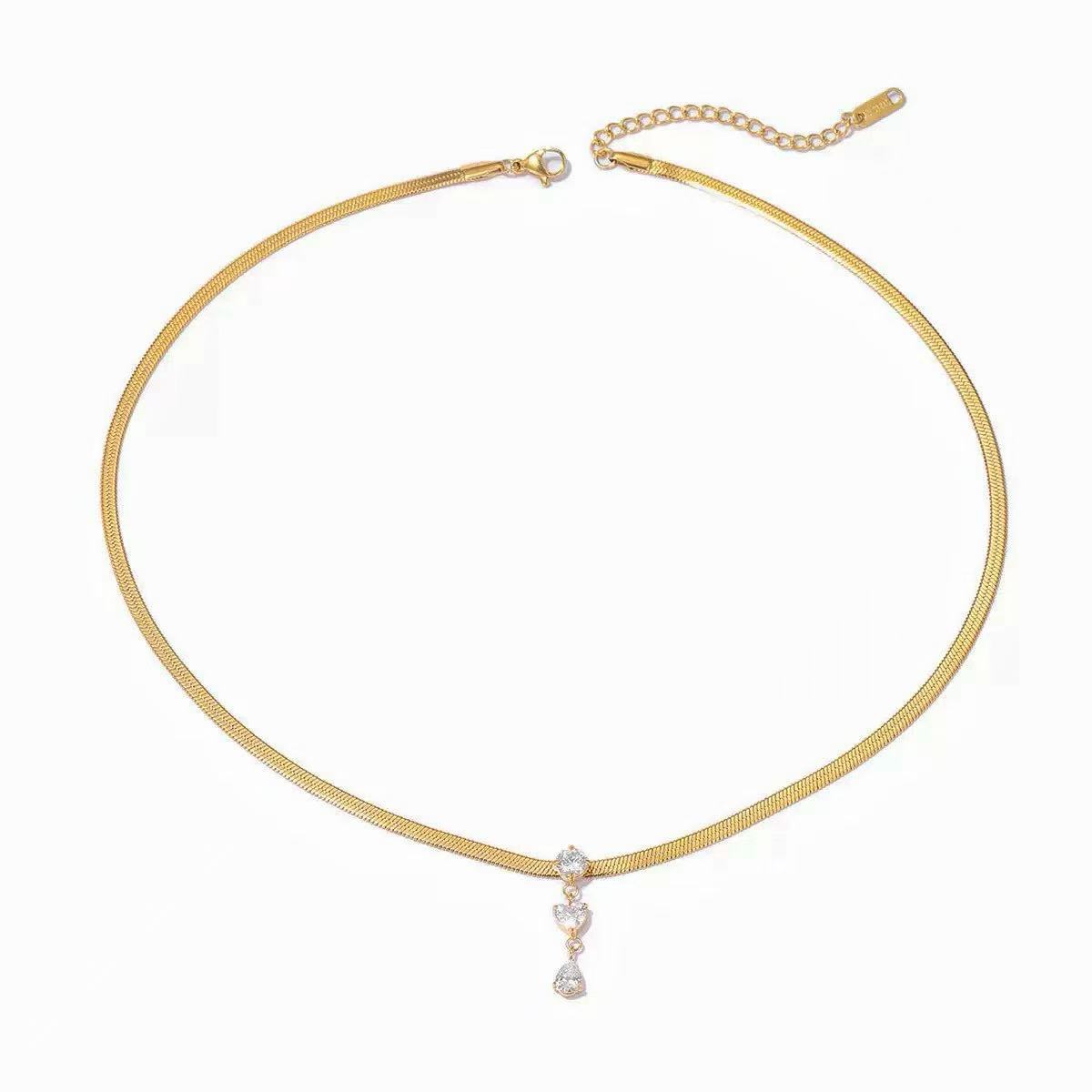 Collana "Serpente di Luce" – Girocollo con Pendente Trilogy