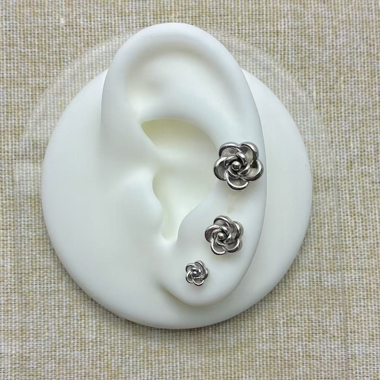 (O234)Set orecchini 3 pezzi rose