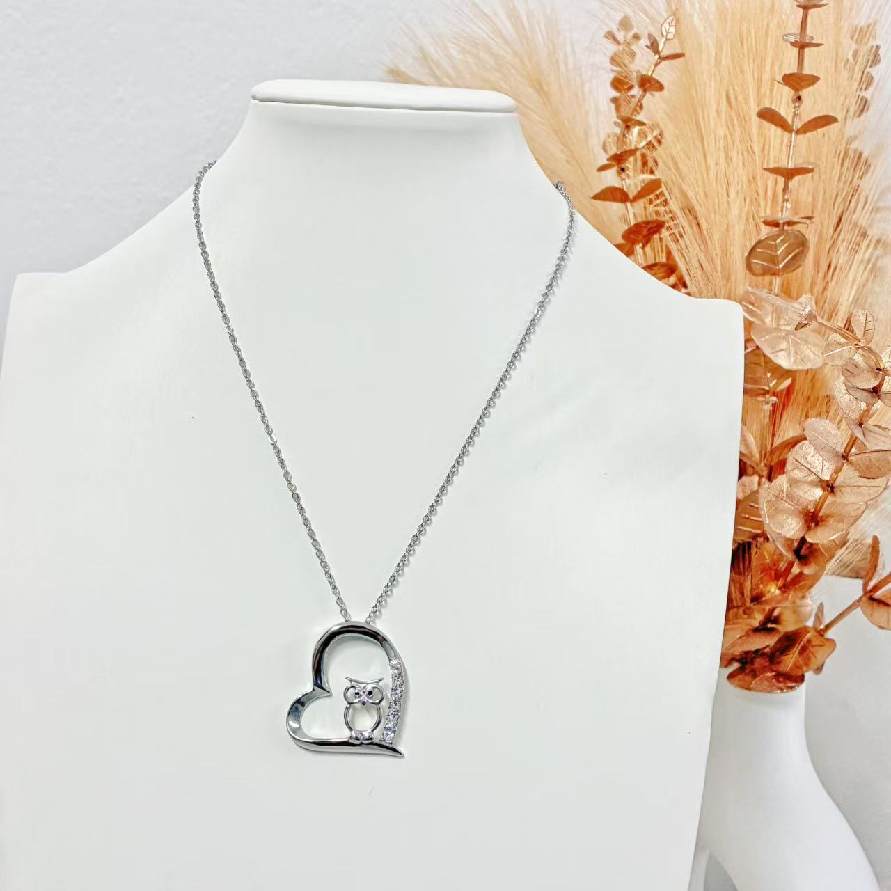 Collana “Cuore Saggio” – Pendente Romantico con Civetta Portafortuna