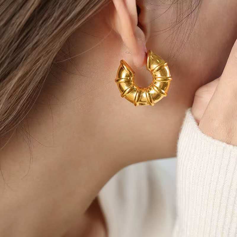 (O214)Orecchini Donna Cerchio Oro con Dettagli a Pieghe