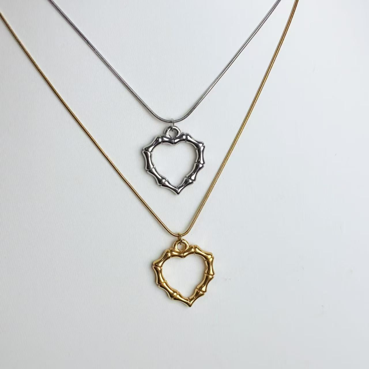 Collana “Cuore Selvatico” – Un Simbolo d’Amore dalla Forma Naturale