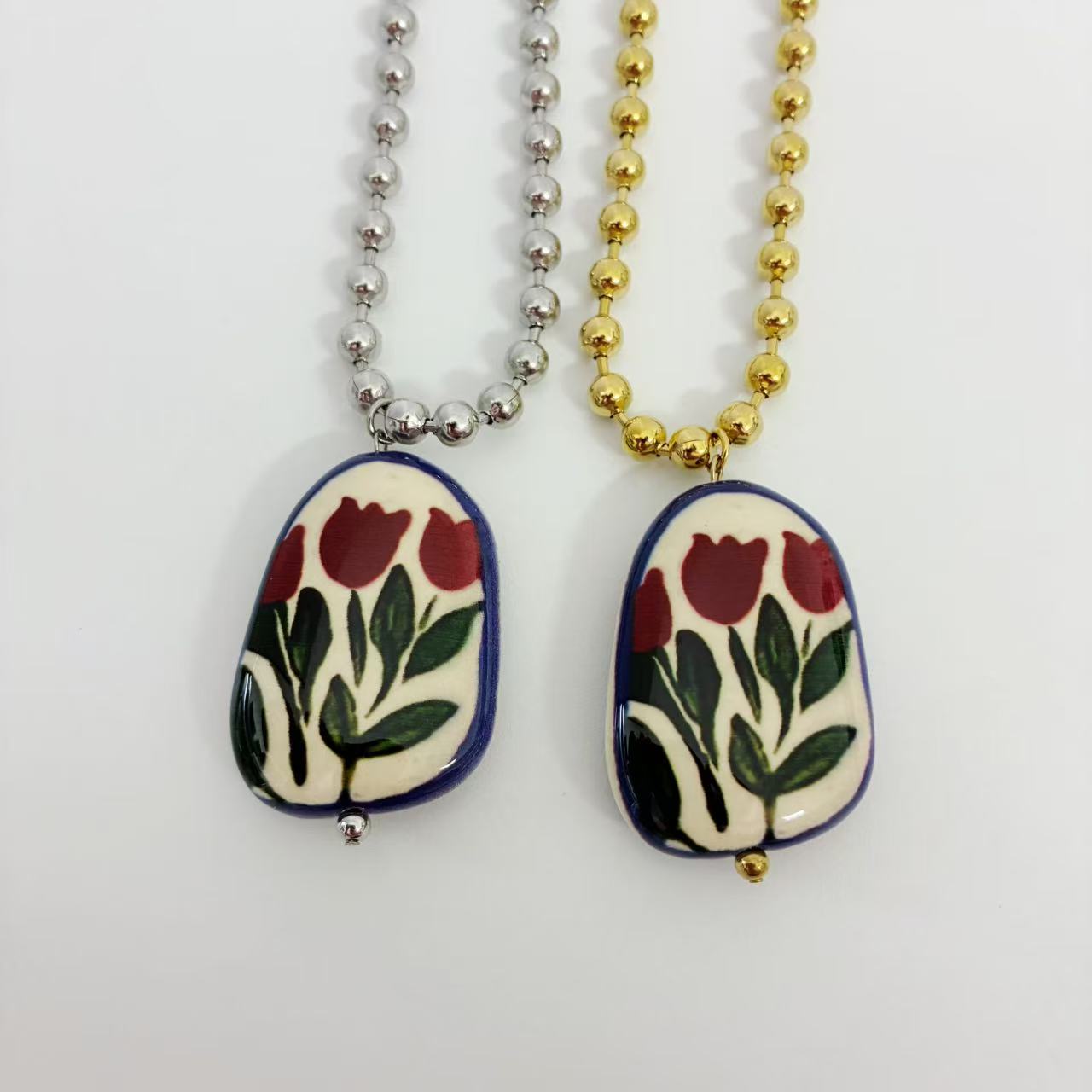 (C363)Collana artistica con ciondolo smaltato floreale