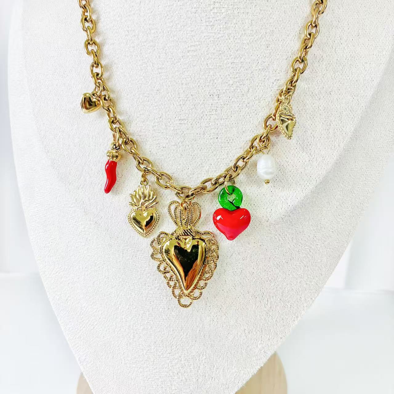 (C267)Collana con sacro cuore in acciaio inox