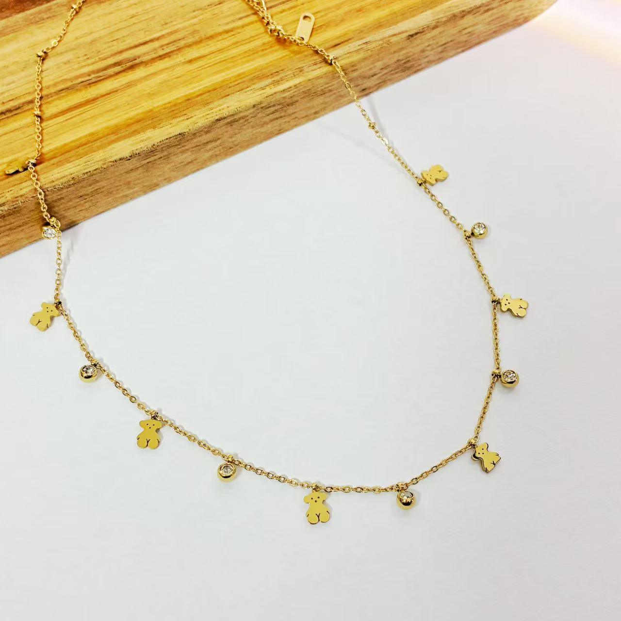 Collana “Dolce Orsetto” – Tenerezza e Stile Quotidiano