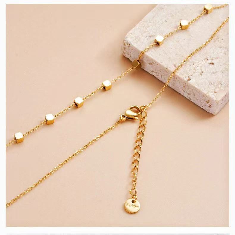 Collana Cubetti – Girocollo con Micro-Cubi in Acciaio