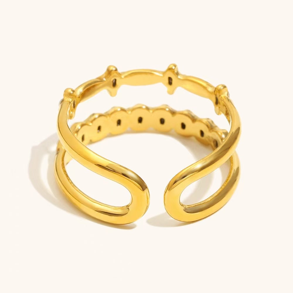 Anello “Doppio Respiro” – Movimento Intrecciato dal Fascino Raffinato