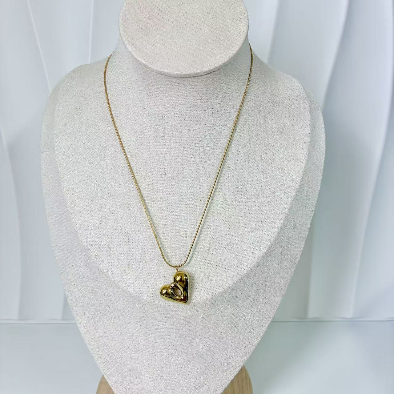 (C250)Collana cuore bombato piccolo in acciaio inox