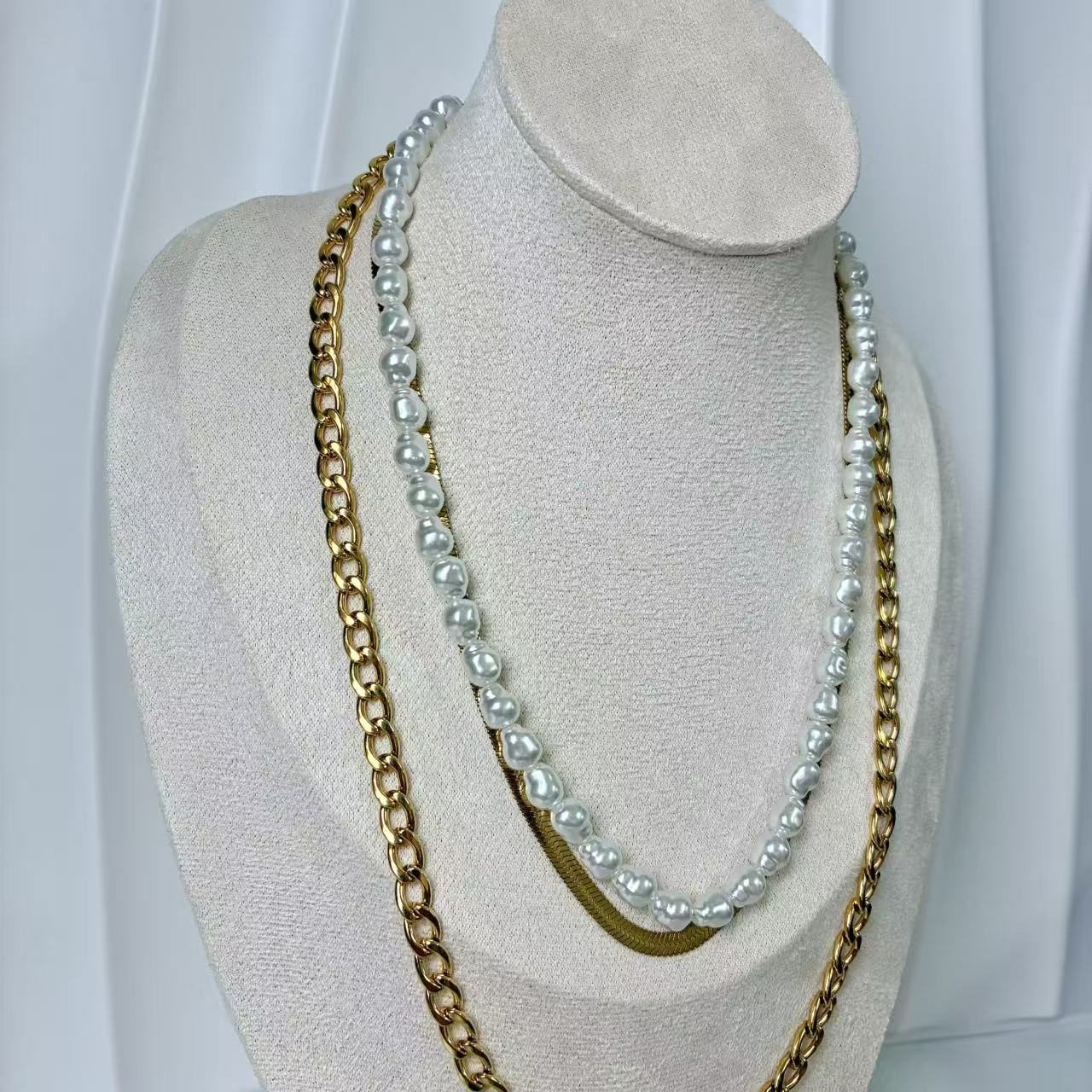 (C238)Collana 3 fili in acciaio inox