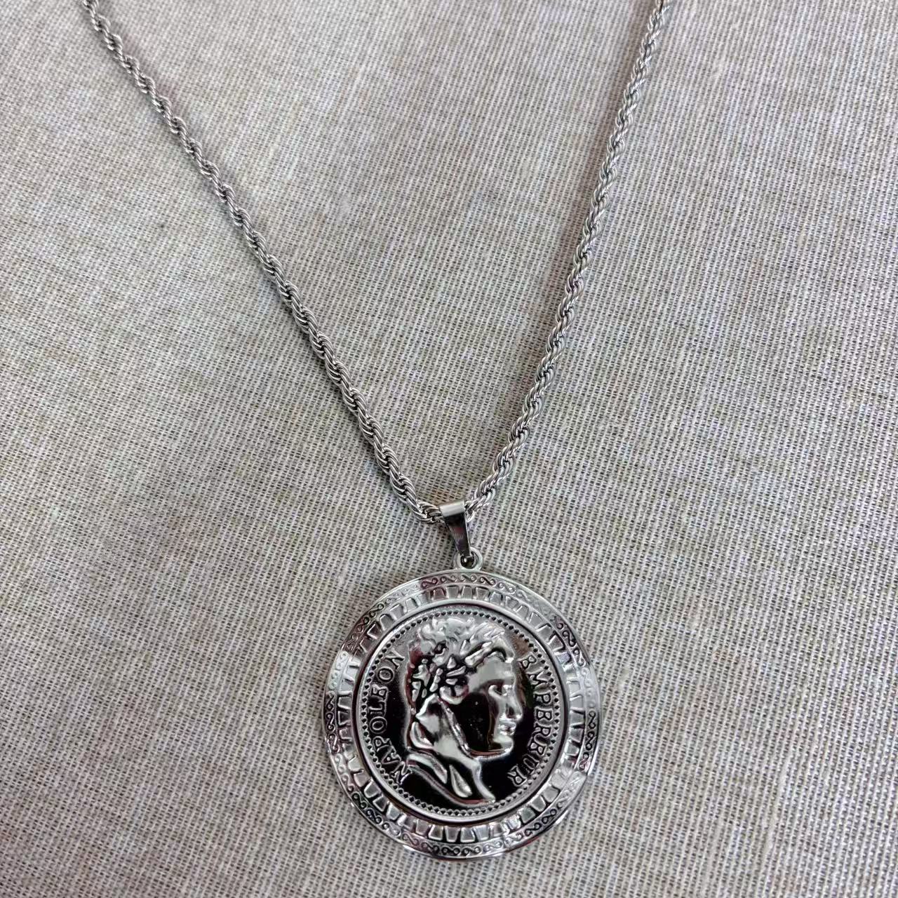 Collana “Moneta Imperiale” – La forza del tempo