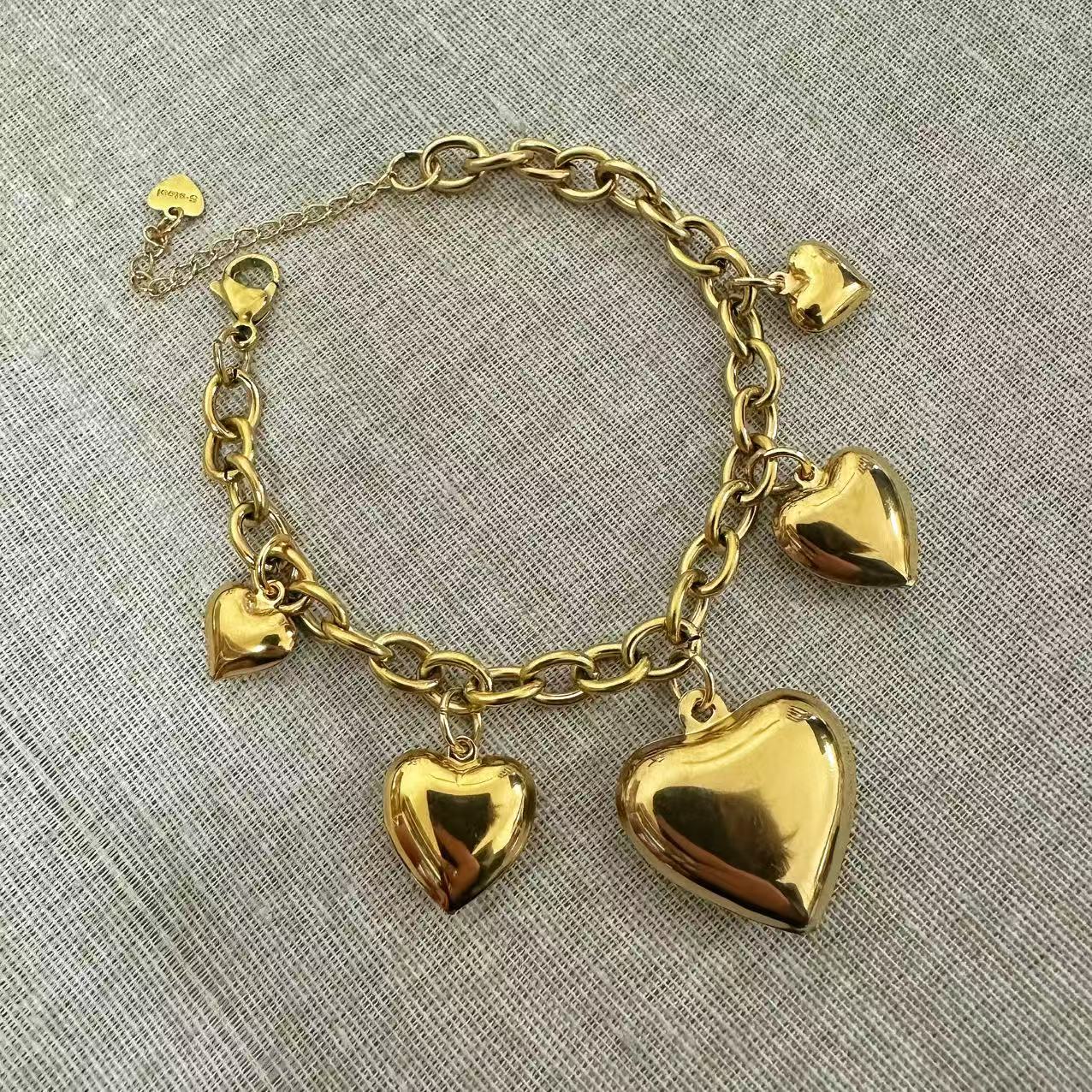 Bracciale a sonaglio “Cuori Charm”