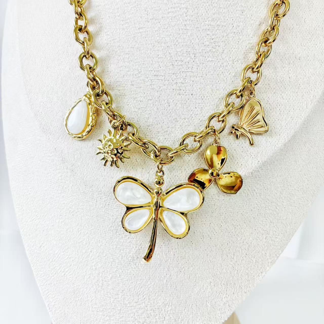 (C268)Collana con libellula in acciaio inox