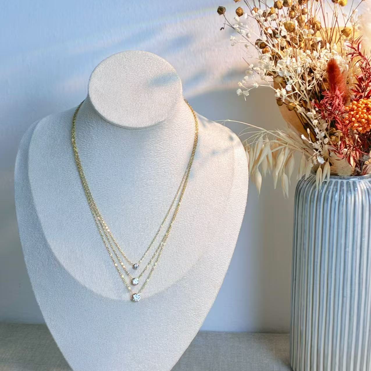 Collana “Trilogia” – Tre punti di eleganza