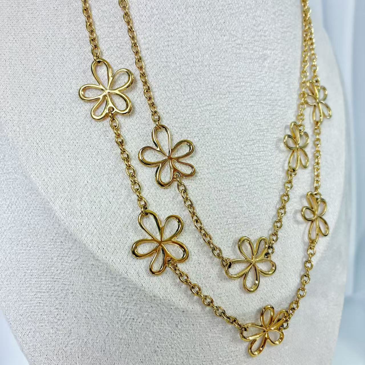 (C240)Collana doppio filo con fiori in acciaio inox