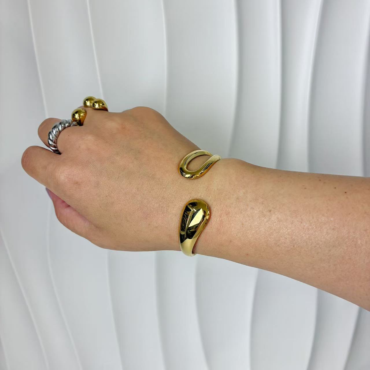 (B151)Bracciale semirigido donna in acciaio inox