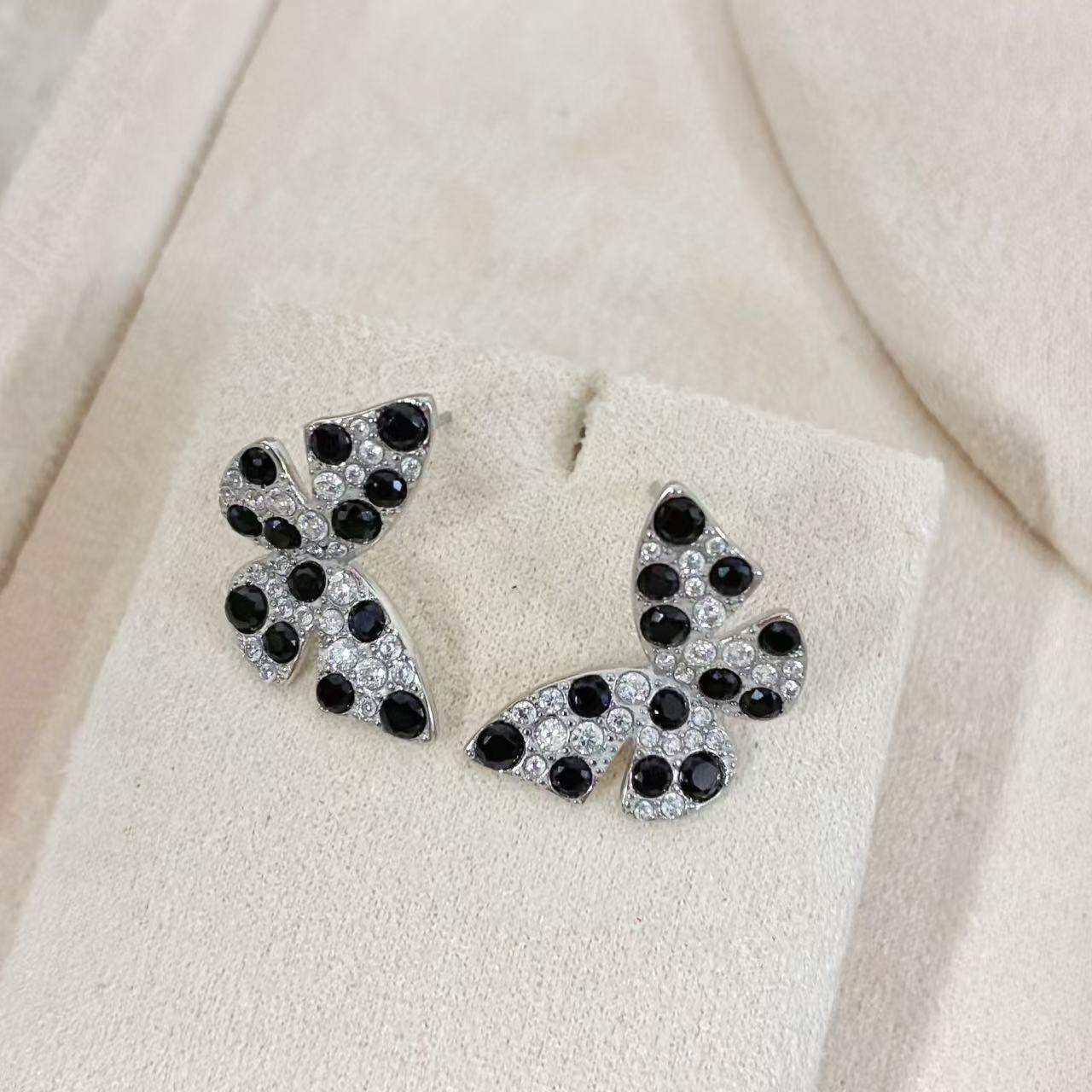 (O152)Orecchini farfalle