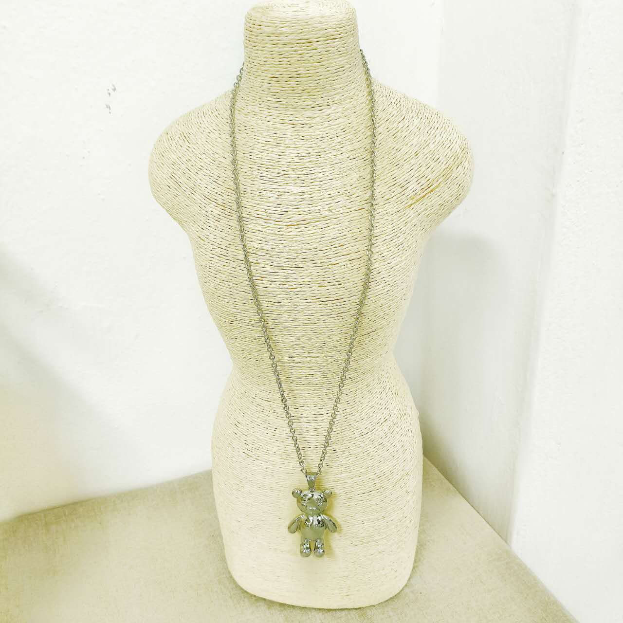 Collana lunga con ciondolo orsetto