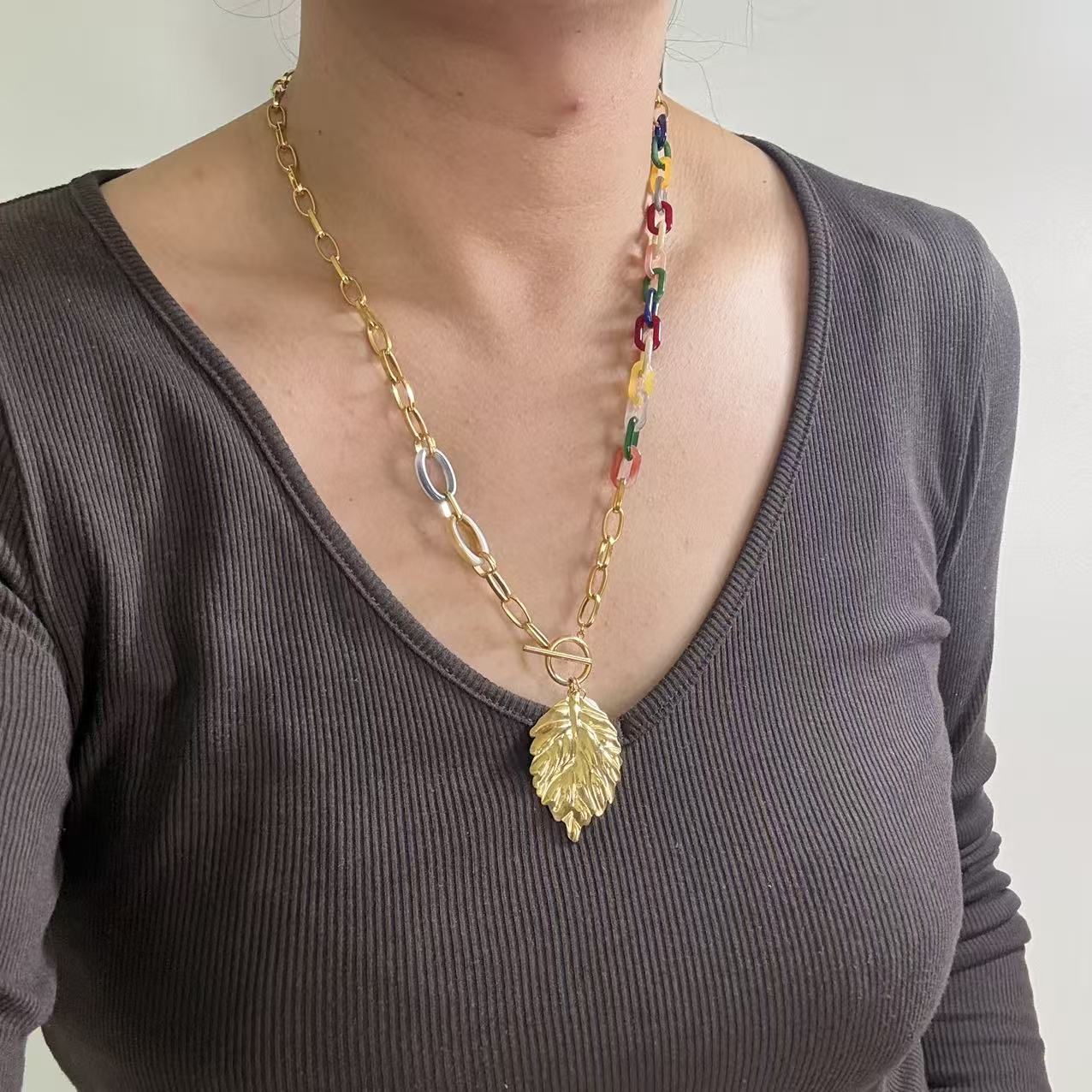 Collana “Foglia in Viaggio”