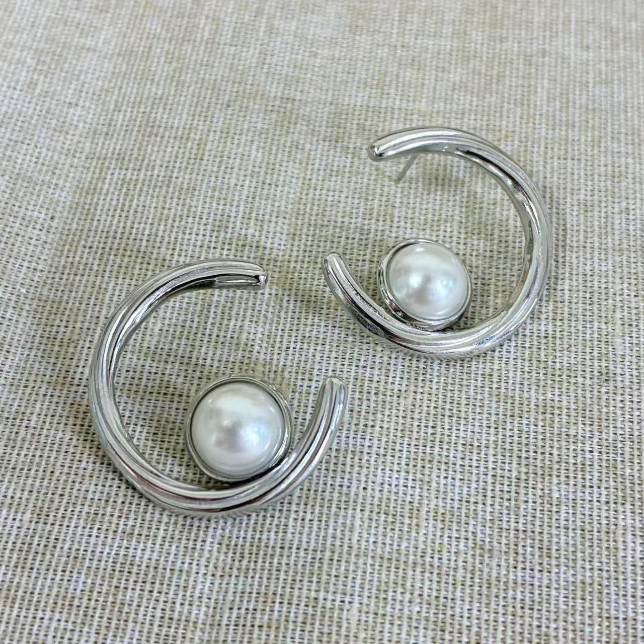 Orecchini Pearl Circle