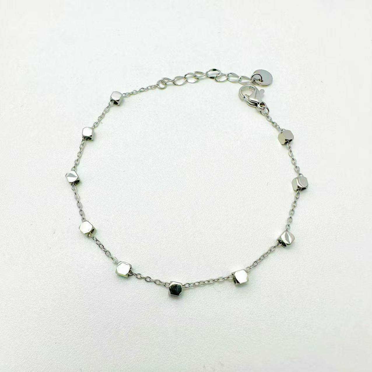 (B172)Bracciale cubetti
