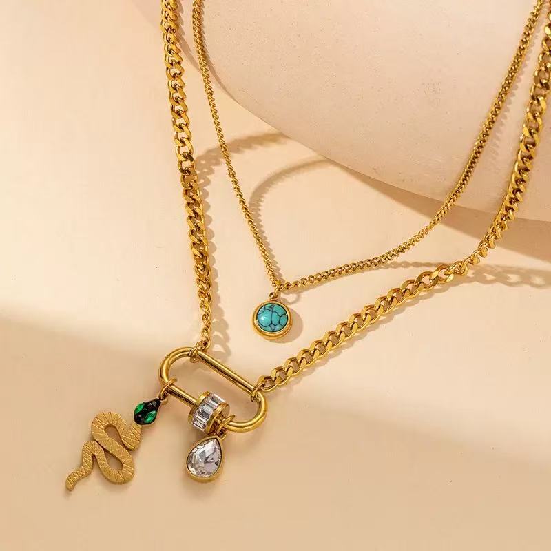 Collana a Strati con Ciondolo Serpente – Stile Boho & Grintoso
