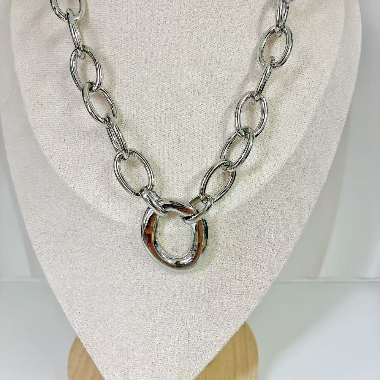 (C193)Collana ciambella girocollo in acciaio inox