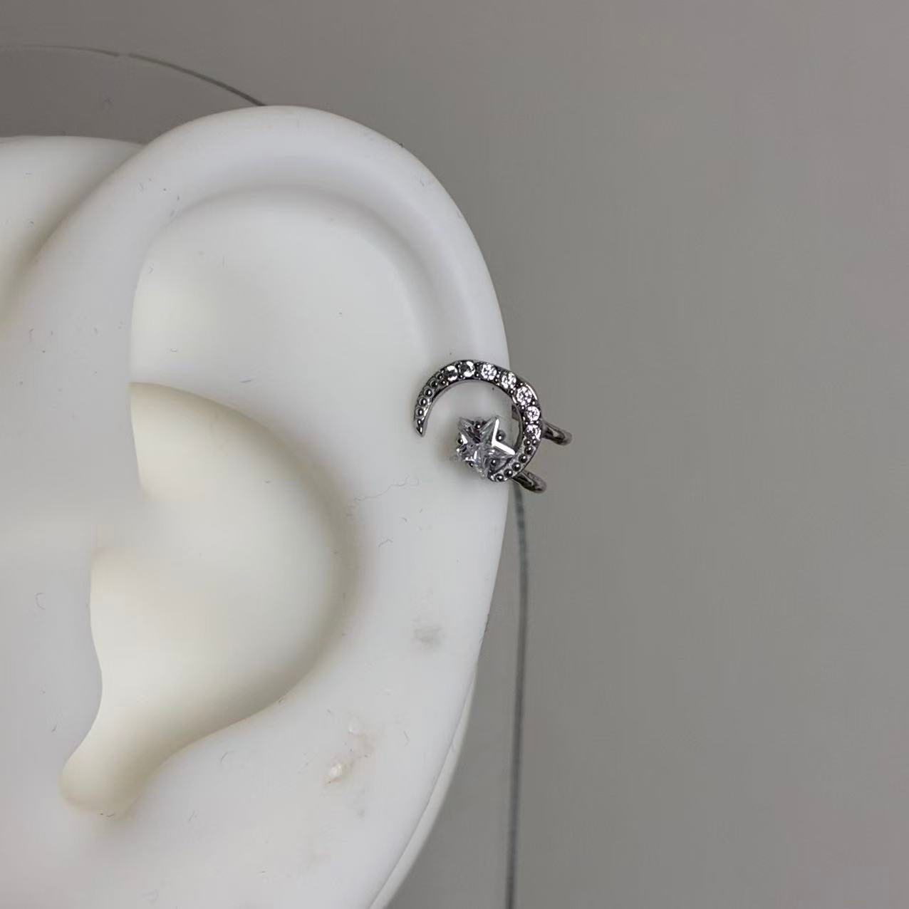 Ear cuff “Luna” – Un frammento di cielo
