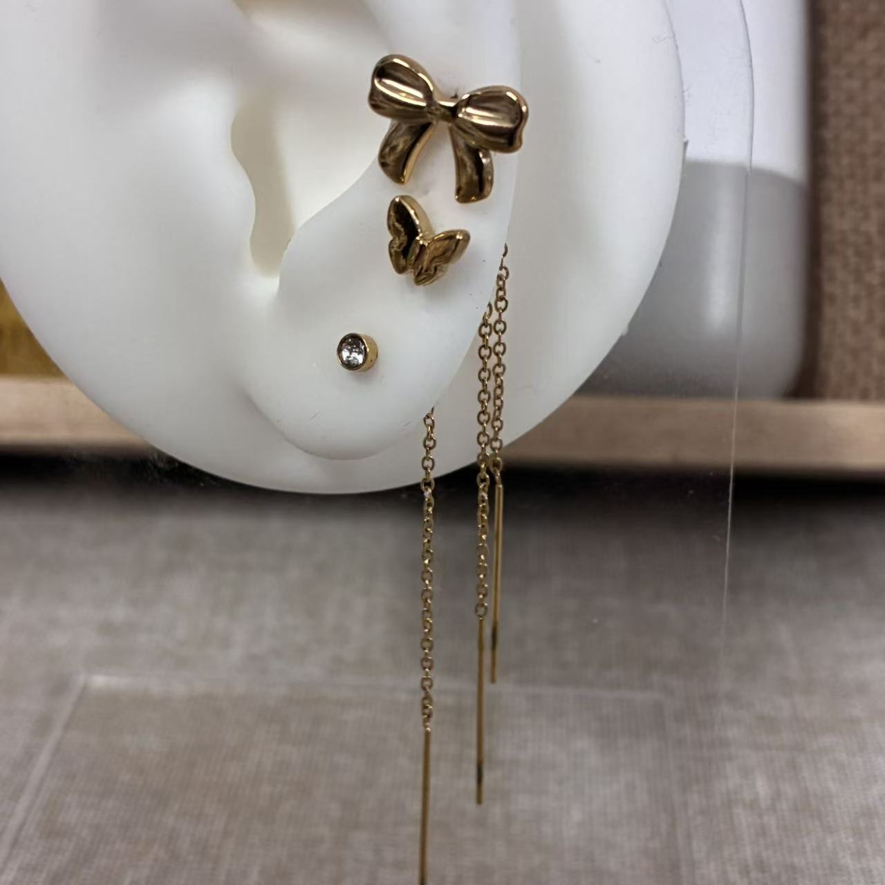 Orecchino “Fiocco d’Incanto”