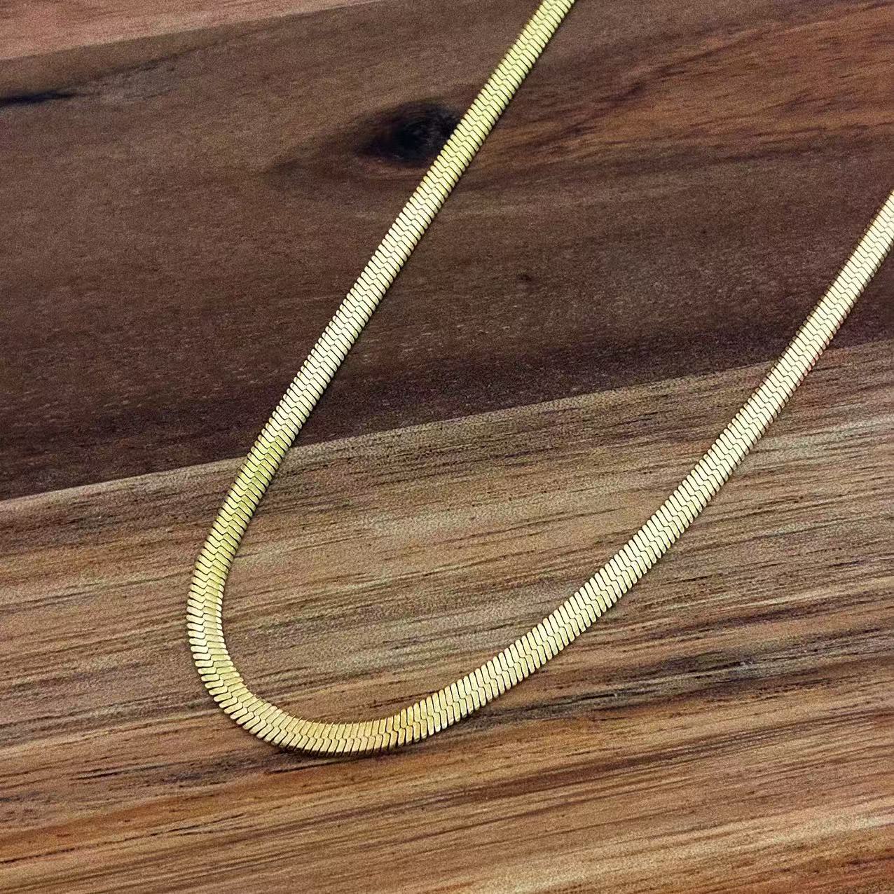 Collana a Catena Serpente (Snake Chain) – Eleganza Semplice e Moderna