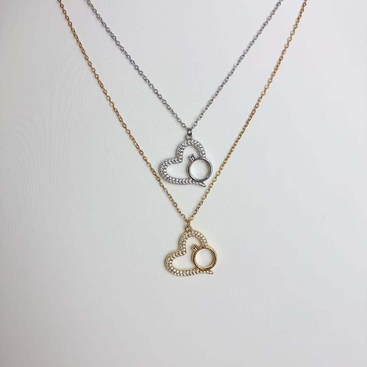 Collana “Cuore Promessa” – Un Incontro di Luce, Amore e Impegno