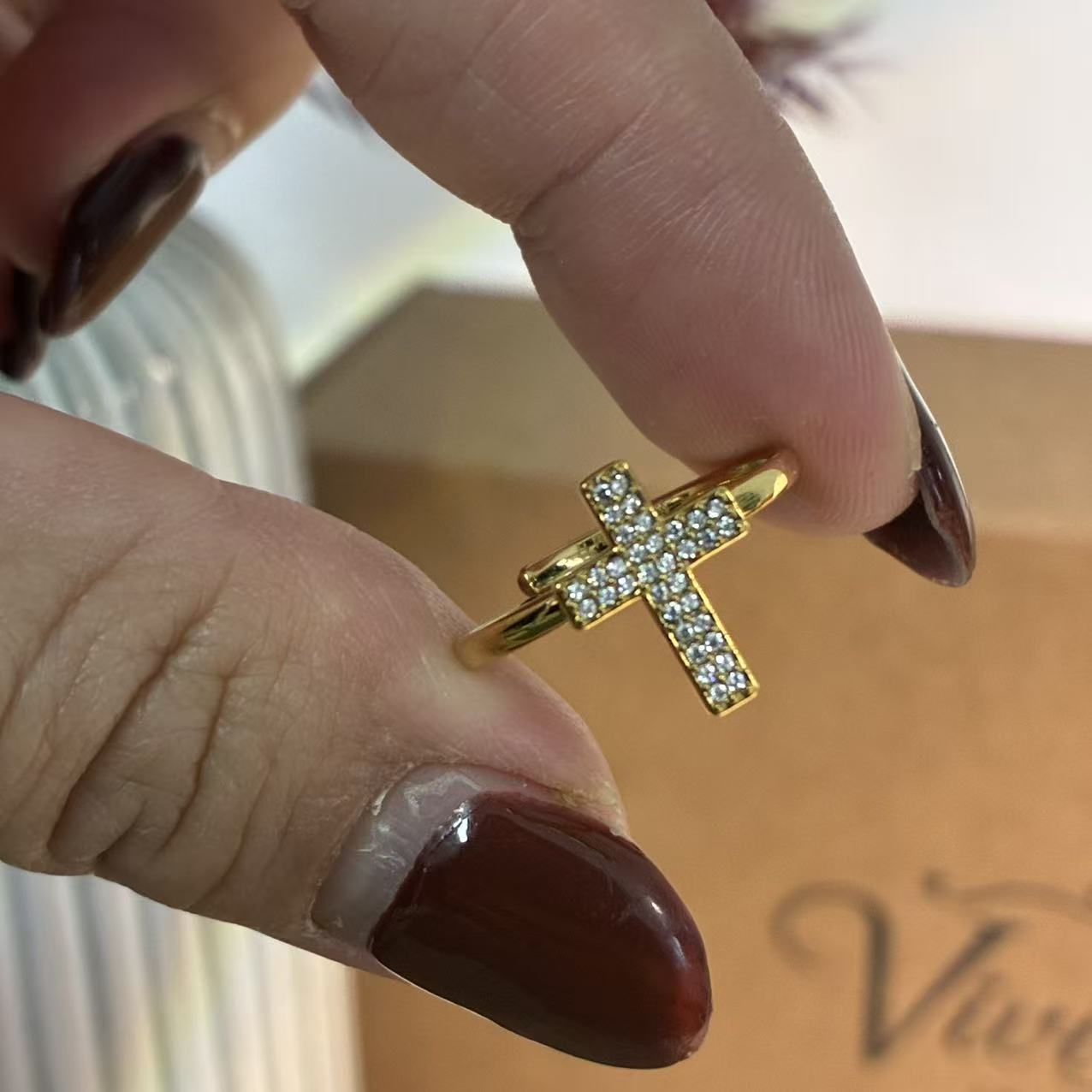 Anello “Croce Brillante”