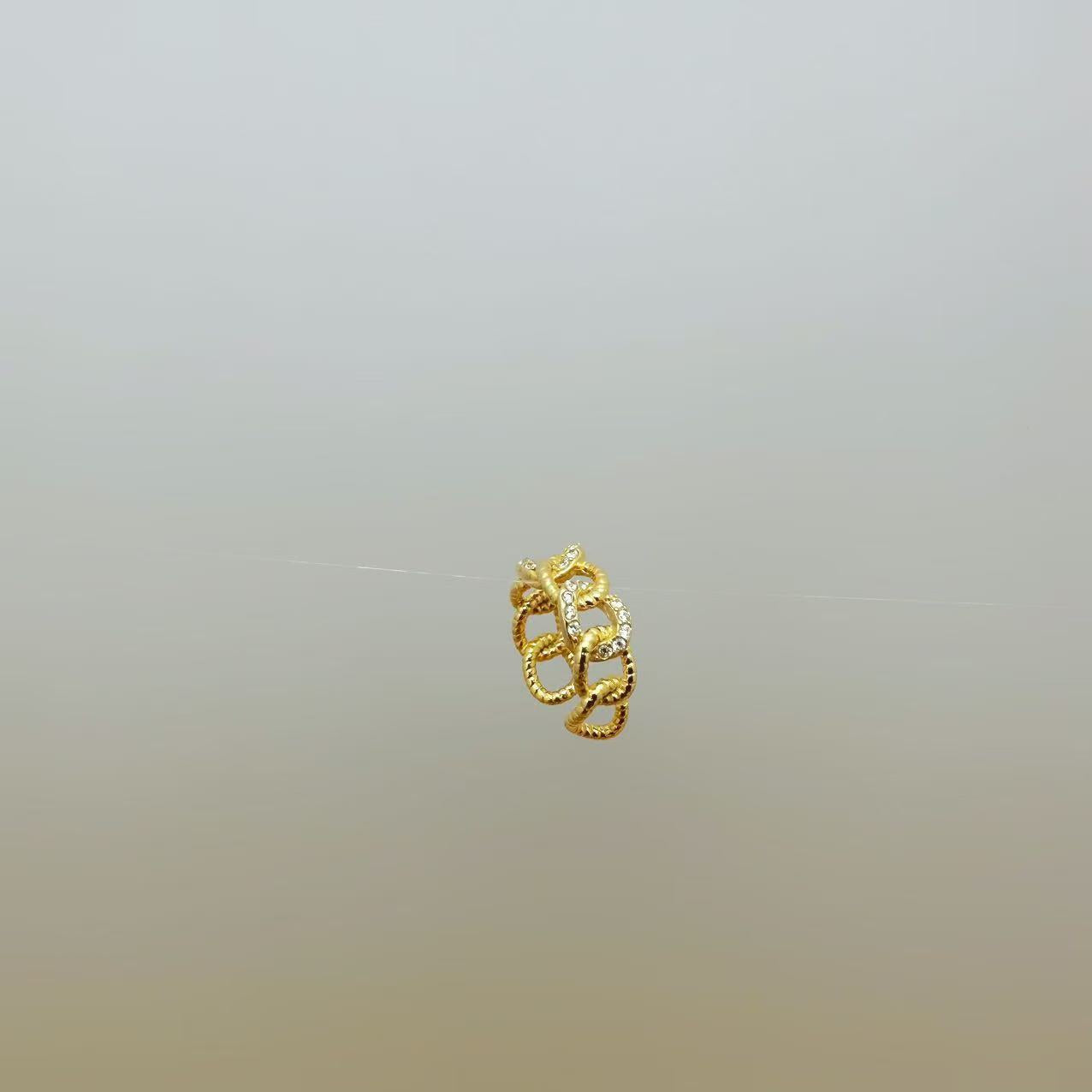 (E055)Ear cuff