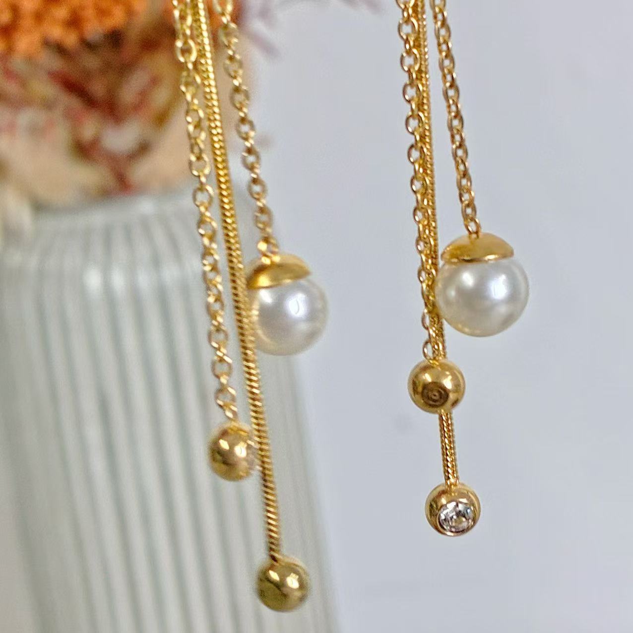 Orecchini “Caduta di Perle”