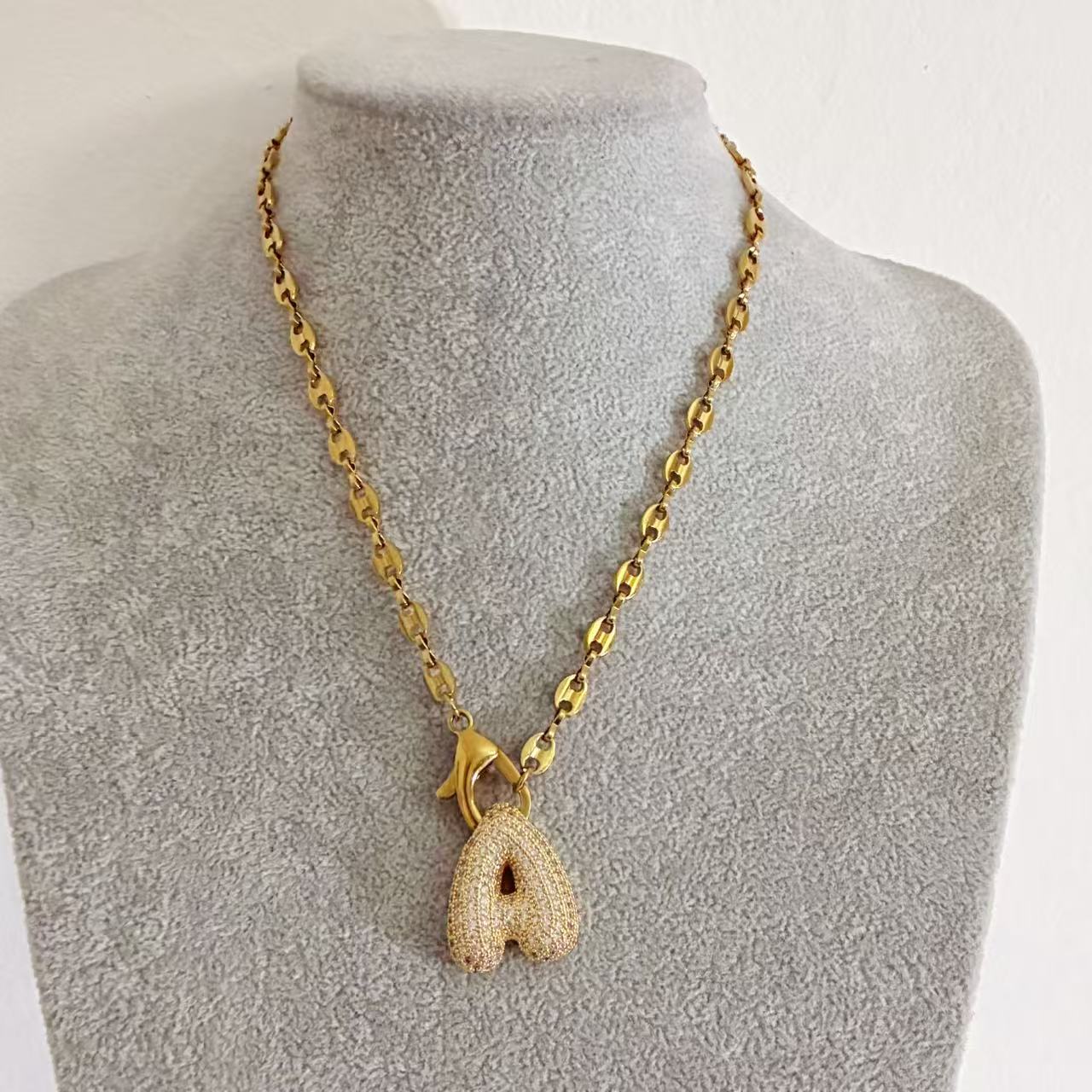 Collana “Iniziale Splendente”