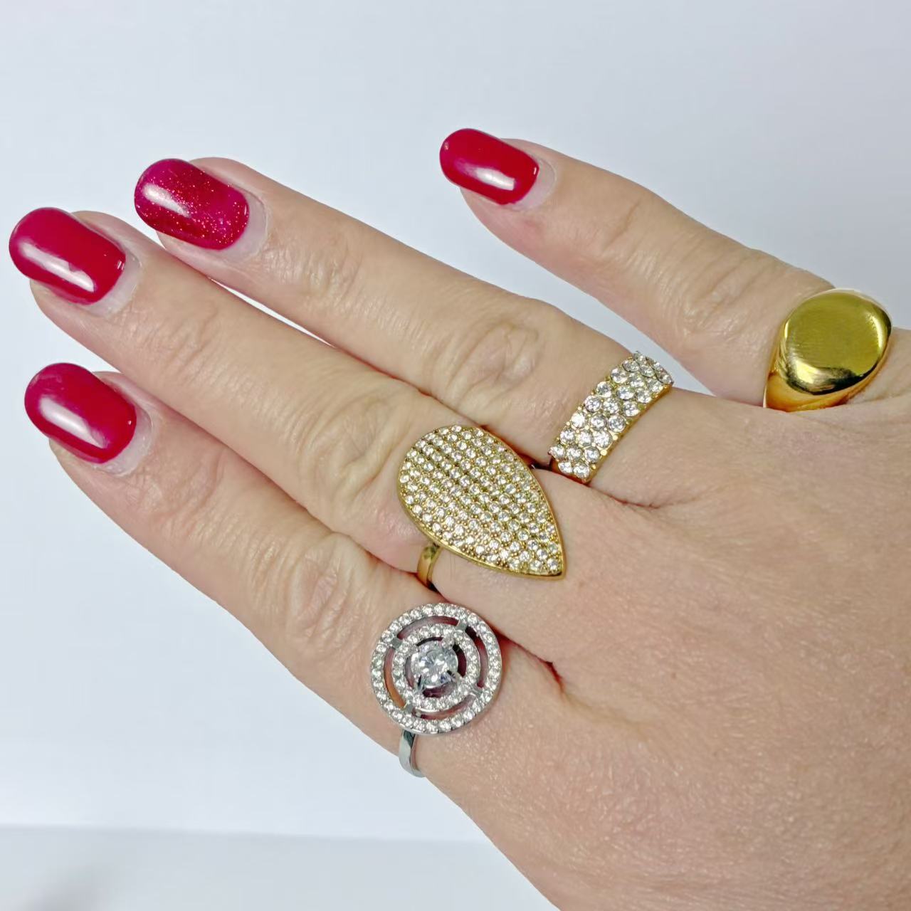 Anello “Goccia di Brillanti” – Eleganza Scultorea e Luce Infinita