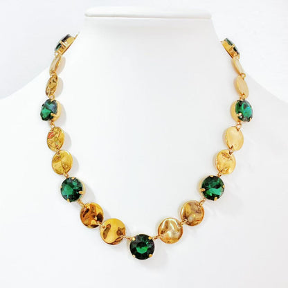 Collana con Elementi Rotondi Verde Smeraldo – Elegante e Sofisticata