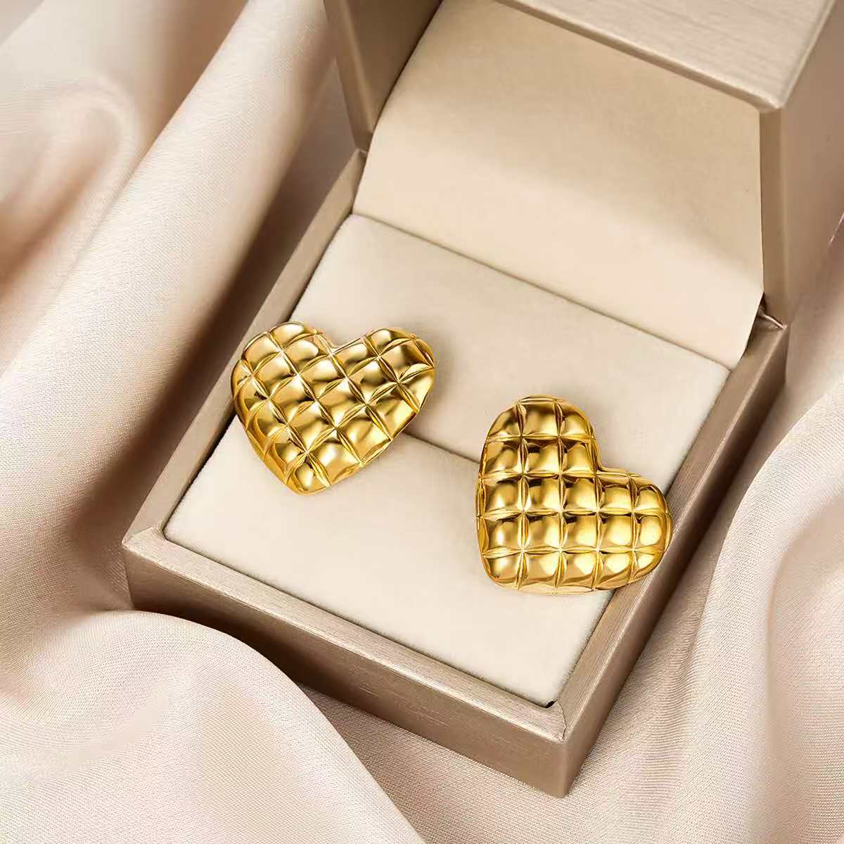 (O207)Orecchini Donna Cuore Trapuntato