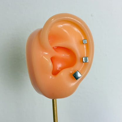 Set 3 orecchini cubetti  – Mini Stud Quadrati in Acciaio