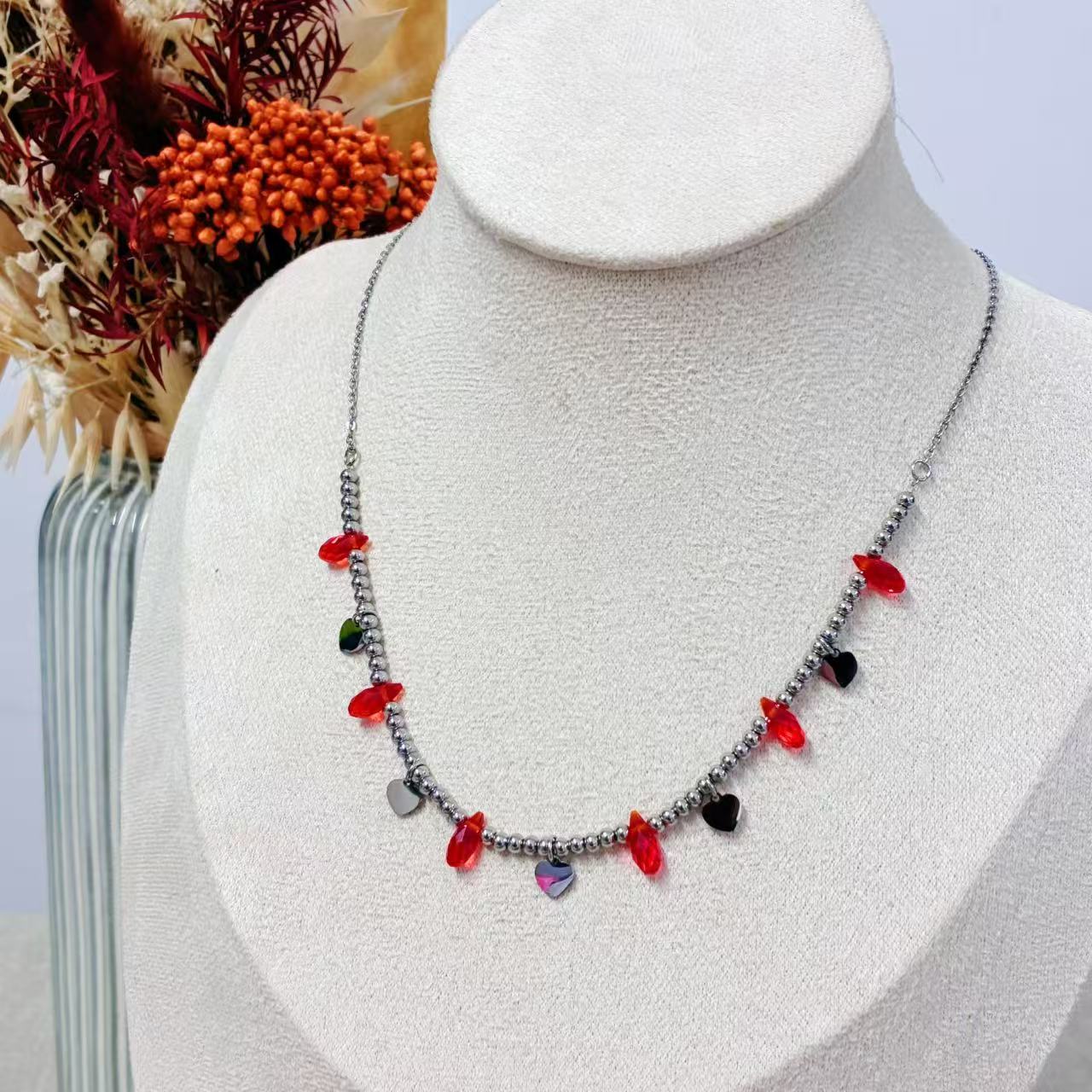 Collana “Cuori di Fuoco” – Acciaio Inossidabile & Cristalli Rossi