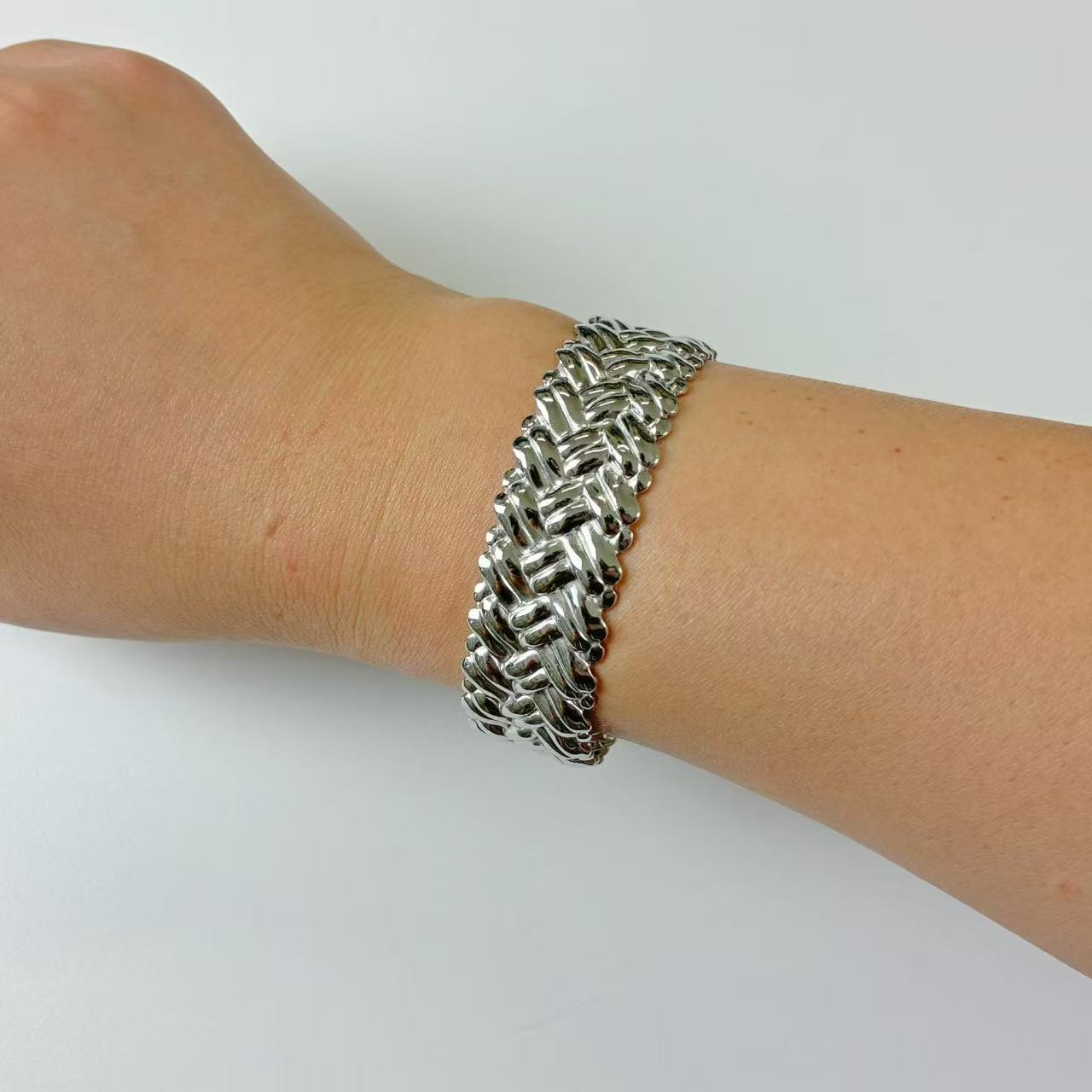 Bracciali semirigidi