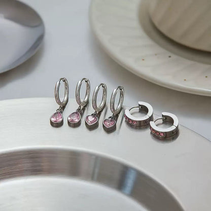 Orecchini Minimal con Dettagli Rosa — Delicatezza Moderna e Charme Romantico