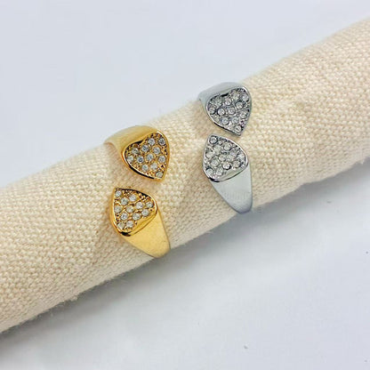 Anello “Cuori Gemelli” – Eleganza Moderna con Dettagli Pavé