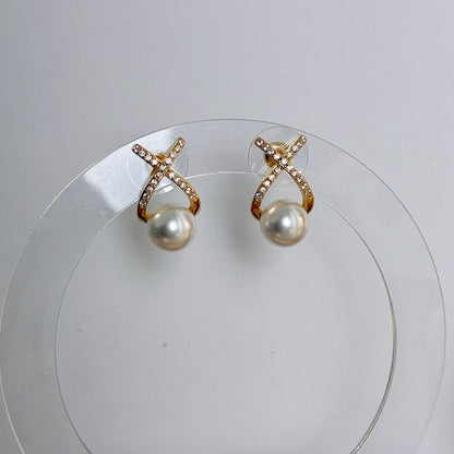 Orecchini “Eleganza Incrociata” – Perle e Brillanti in Armonia