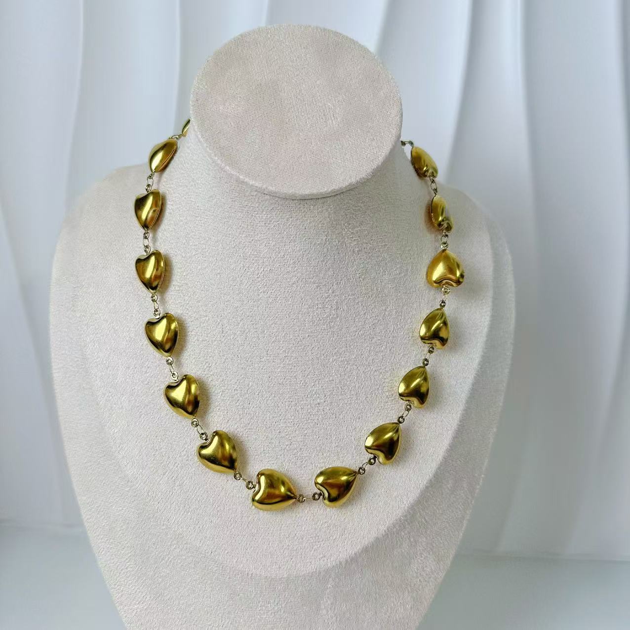 (C117)Collana cuori bombati girocollo in acciaio inox